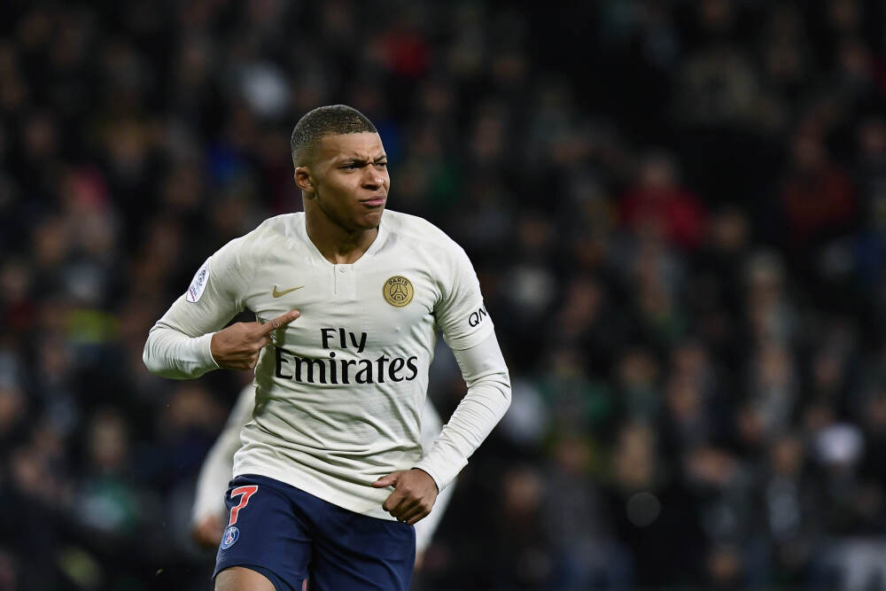 美军宣布, 解放军未来10年后, 将坐拥9艘航母, 收复台岛有三部曲